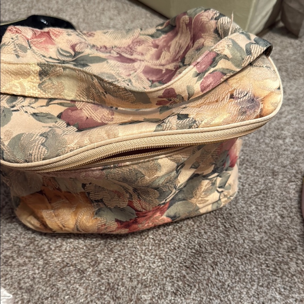 Source Unknown Cream And Red Backpack Stylish And… - image 1